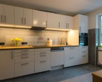 Küche inkl. Geräte & Kühlschr.