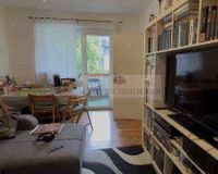 Wohnzimmer mit Balkon