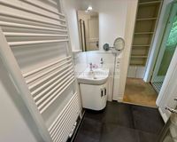 OG 1, Badezimmer (Bj. 2020), Dusche & Fenster